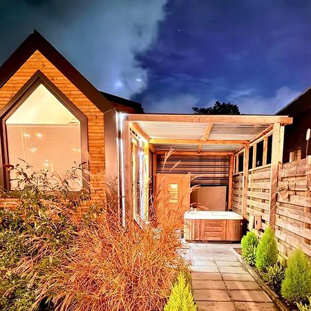 Tiny House With Sauna & Jacuzzi Near Amsterdam Vijfhuizen Exteriér fotografie