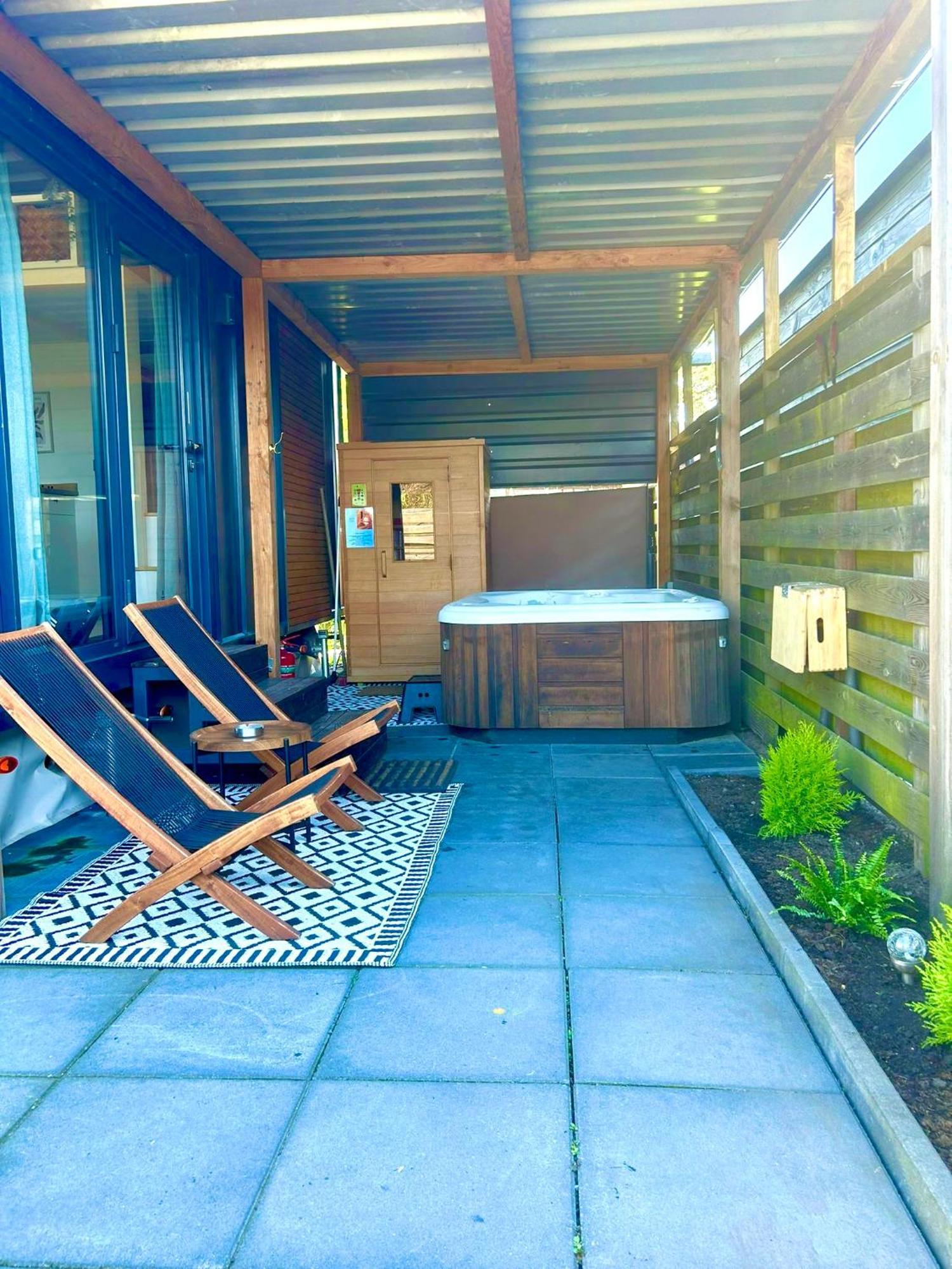 Tiny House With Sauna & Jacuzzi Near Amsterdam Vijfhuizen Exteriér fotografie