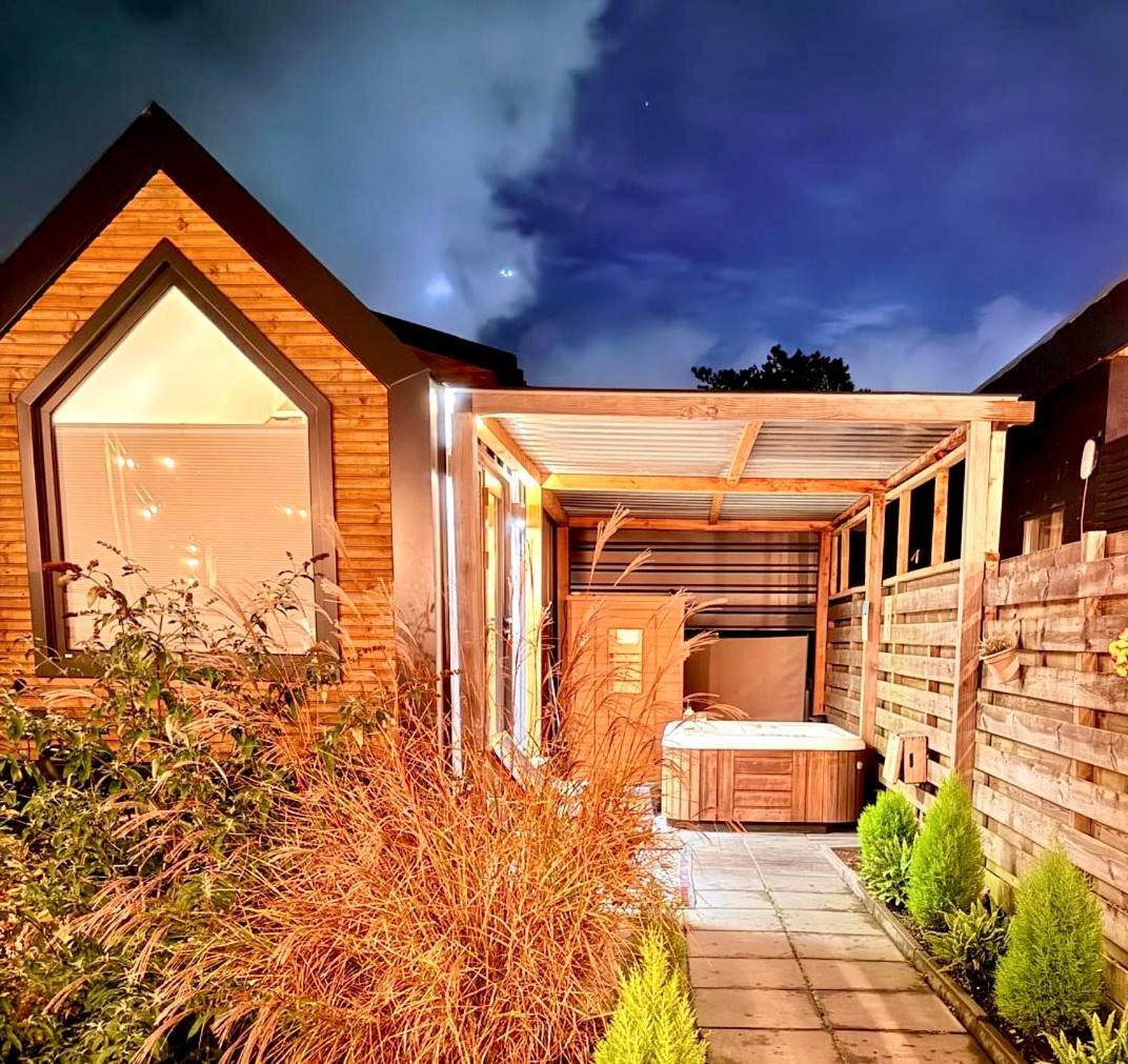 Tiny House With Sauna & Jacuzzi Near Amsterdam Vijfhuizen Exteriér fotografie