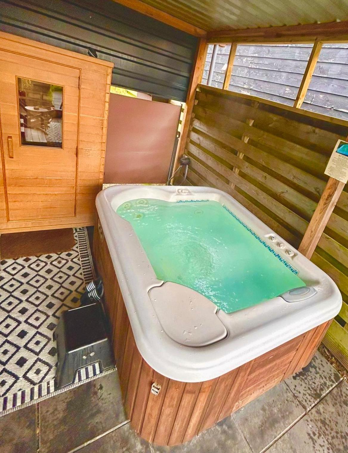 Tiny House With Sauna & Jacuzzi Near Amsterdam Vijfhuizen Exteriér fotografie