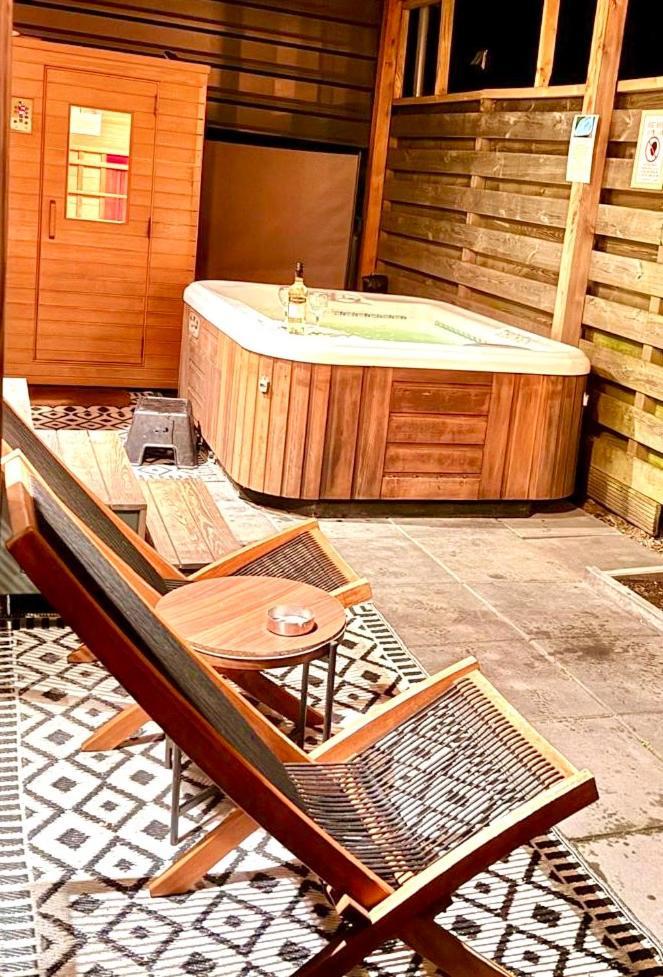 Tiny House With Sauna & Jacuzzi Near Amsterdam Vijfhuizen Exteriér fotografie